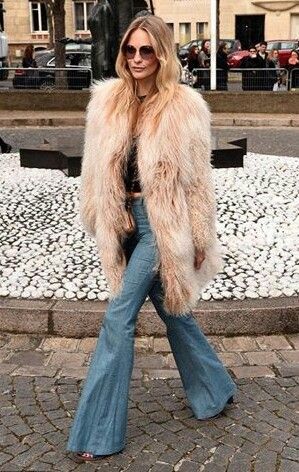 fall fashion, autumn aesthetic, fur coat, flare pants, 70s style Looks Adidas, 00s Mode, Stile Blair Waldorf, 70s Girl, Adrette Outfits, 70s Inspired Fashion, Poppy Delevingne, Renee Zellweger, Skandinavian Fashion