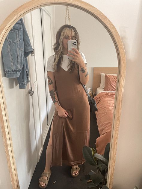 Long Sleeve Under Maxi Dress, Bohemian Layered Outfits, Layered Shirt Dress Outfit, Dress With Tshirt Under Outfits, Dress With Sweater Underneath, Midi Dress With Shirt Underneath, Things To Wear Under Dresses, Dresses With Under Shirts, Layered Midi Dress Outfit