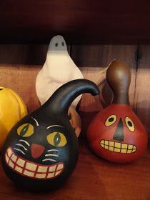 Halloween Gourds, Paper Mache Pumpkins, Pumpkin Pictures, Decorative Gourds, Hand Painted Gourds, Primitive Halloween, Gourds Crafts, Painted Gourds, Fall Halloween Crafts