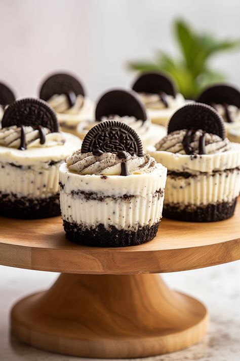 Easy Mini Oreo Cheesecake Bites - That Oven Feelin Small Oreo Cheesecake, Mini Cheesecake For Wedding, Oreo Cheesecake Bites No Bake, Desserts Using Oreo Cookies, Cheesecake Mini Recipes, Party Desert Ideas, Cafe Deserts, Oreo Cheesecake Mini, Oreo Mini Cheesecake