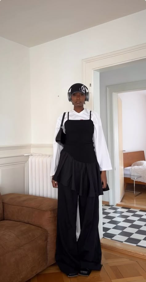 Formal Cool Outfits, Layered Pants Outfit, Puff Pants Outfit, Mini Dress Over Pants, Short Dress Layering Outfit, Dress Over Pants Outfit Aesthetic, Outfit Black Women Street Style, Dress On Pants, Bottom Shirt Outfit