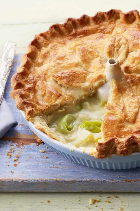 Mary Berry Cheese Leek And Potato Pie Recipe Potato And Leek Pie, Leek Pie Recipes, Leek And Mushroom Pie, Bacon Pie Recipe, Cheesy Leeks, Caramelised Onion Chutney, Food Rainbow, Chicken And Leek Pie, Breakfast Bakes