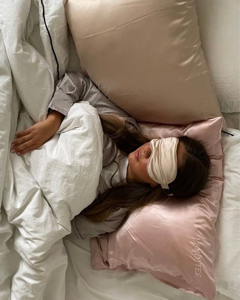 LENOITES on Instagram: "Don't disturb - I'm having my beauty sleep ✨💕  #sleepmask #lenoites #hellobeautifulyesyou" Sleep On Time Aesthetic, Sleeping On Your Back, Healthy Sleep Aesthetic, Sleeping In Aesthetic, Early Sleep Aesthetic, Good Sleep Aesthetic, Sleeping Mask Aesthetic, Napping Aesthetic, Sleep Mask Aesthetic