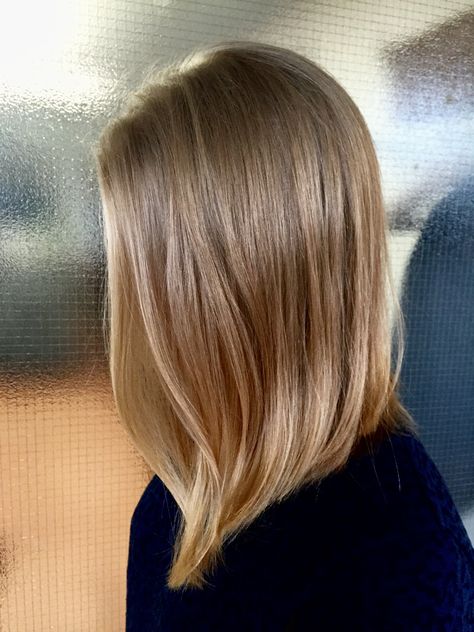 Popelavá Blond, Lob Bob, Hair Colour, Length Hair, Pixie Cut, Medium Length Hair Styles, Medium Length, Balayage, Hair Inspiration