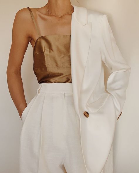 Jul 1, 2019 - IRO Caring oversized crepe blazer , French Toasts Collection Le Haut Dolorès Silk Top , Pixie Market Linen Oversized Trousers , YCL Jewels Fine Art Choker White And Gold Suits Women, Silk Aesthetic Fashion, White And Gold Outfits, Gal Outfits, Gold And White Outfit, Minimalist Moda, 21 Diner, Draw Fashion, Homecoming Ideas