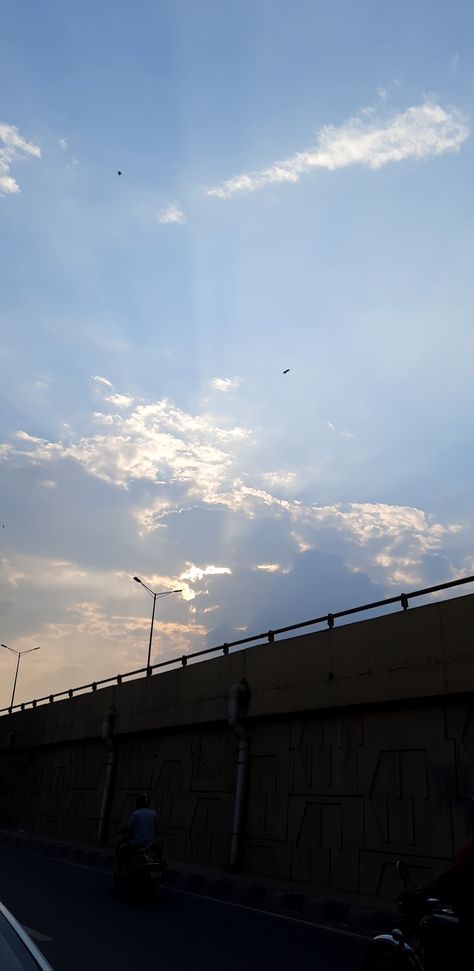 Fake Sky Pictures, Morning Park Snapchat, Delhi Sky Aesthetic, Indian Sky Aesthetic, Fake Day Snaps, Delhi Evening Snap, Morning Sky Snapchat Story, Delhi Morning Snapchat, Delhi Morning Snap