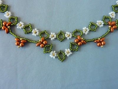 BEADED JEWELRY NECKLACES #BeadedNecklaces Seed Bead Necklace Patterns Free, Floral Beaded Necklace, Necklace Patterns Beads, Free Beaded Jewelry Patterns Tutorials, Free Beading Tutorials Pattern, Seed Bead Jewelry Patterns Free, Beaded Patterns Free, Beaded Necklace Patterns Tutorials, Seed Bead Patterns Free Bracelets