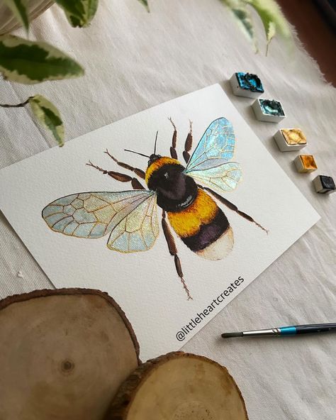 Bumblebee!❤️ 🐝 ❤️ Beginner’s watercolor course!! 🦋🦋🦋 Registrations open! Link in bio . . . . . | Instagram Watercolor Course, Bee Watercolor, Metallic Watercolor, Artwork Watercolor, Animals Pictures, Painting Illustration, Artist Artwork, Bumble Bee, Animal Pictures