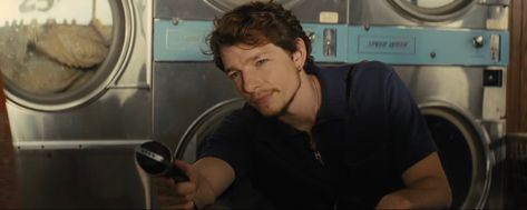 Mike Faist Gif, Mike Feist, Mike Fiast, Theatre Actors, The Bikeriders, Connor Murphy, Mike Faist, Freddy Carter, Theatre Actor