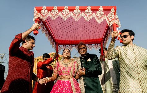 Bride Entry Chadar, Bridal Chadar, Entry Dupatta, Dulhan Entry, Bridal Entry Chadar, Mehndi Event, Udaipur Wedding, Rimple And Harpreet Narula, Wedding Packing