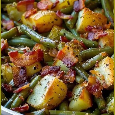 Country Ranch Green Beans ‘n Potatoes with Bacon Ranch Green Beans, Turkey Bacon Recipes, Green Beans Potatoes, Buttery Potatoes, Potatoes With Bacon, Beans Potatoes, Beans And Potatoes, Blanching Green Beans, Green Beans With Bacon