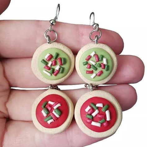 Clay Earrings Christmas, Food Polymer Clay, Cookie Earrings, Diy Earrings Polymer Clay, Polymer Clay Ornaments, Clay Sculptures, Clay Stuff, Cap Ideas, Christmas Clay