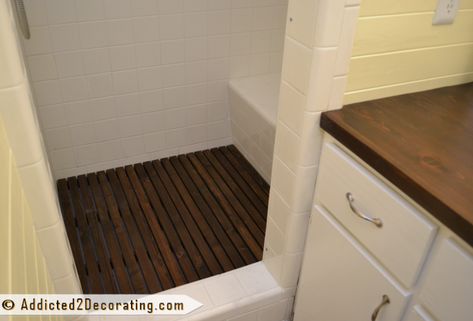 DIY Removable Cedar Shower Floor Mat - See notes about countersinking, protecting deck screws, and a other helpful notes that probably apply to other situations. Shake House, Comfiest Bed, Apartment Refresh, Shower Makeover, Shower Floor Mat, Standing Shower, Mexico House, Master Shower, Floor Remodel