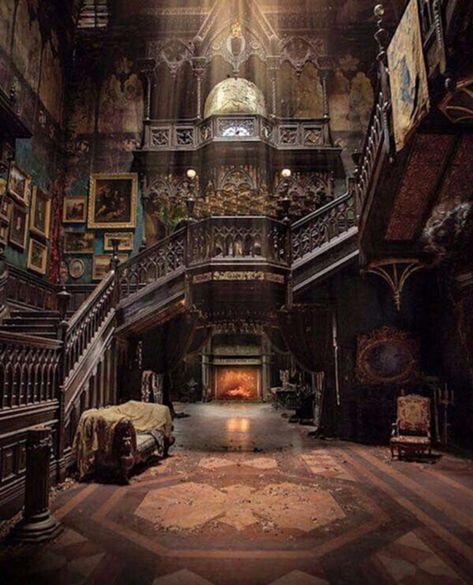 Gothic Victorian House Interior, Gothic Victorian Homes, Gothic Home Interior, Gothic Victorian House, Loft Apartment Decorating, Victorian House Interiors, Minimalistic Interior, Gothic Interior, Victorian Home Interior