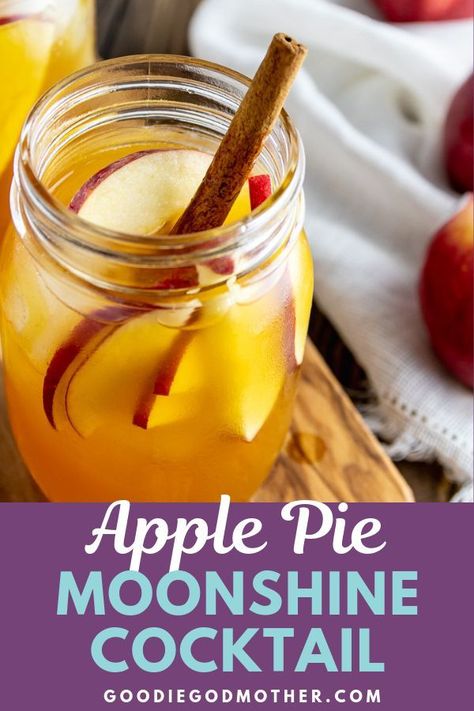 One of autumn's favorite desserts in a cocktail. This apple pie moonshine cocktail recipe tastes like apple pie a la mode! An alcohol recipe that you'll surely love.Great for a party or a drink by the bonfire. #happyhour #cocktail #falldrinks #mixology #moonshine #cocktailhour #fallwedding #signaturedrinkideas @goodiegodmother Apple Pie Moonshine Cocktail, Apple Pie Moonshine Drinks, Cider Caramel, Vodka Mixed Drinks, Moonshine Cocktails, Apple Pie Moonshine, Pie A La Mode, Caramel Vodka, Apple Cocktail