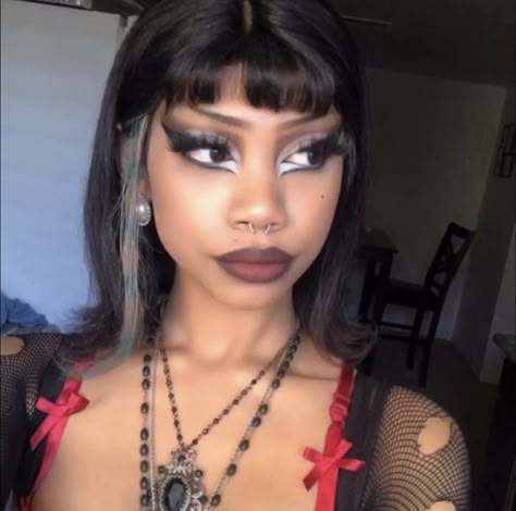 Trad Goth Makeup, Afro Goth, Dark Makeup Looks, Alt Makeup, Swag Makeup, Alternative Makeup, Ethereal Makeup, Edgy Makeup, Gothic Makeup