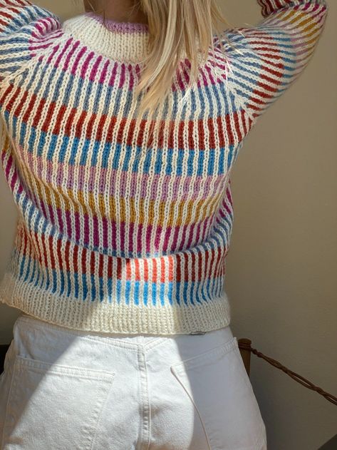 Sweater Handmade, Simple Summer Dresses, Ladies Sweater, Spring Knits, Crochet And Knitting, Rainbow Sweater, Sweater For Women, Sweater Knitting Patterns, Knit Stitch