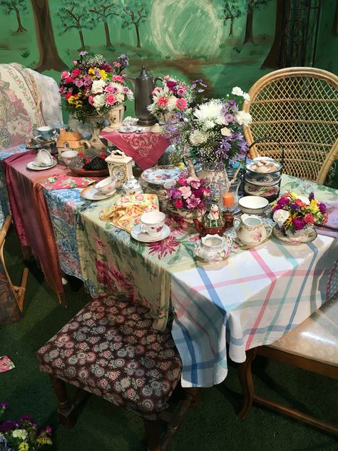 San Diego Fair, Mad Hatter Birthday Party, Tea Party Table Settings, Alice In Wonderland Tea Party Birthday, Alice In Wonderland Aesthetic, Tea Party Table, Alice Tea Party, Mad Hatter Party, Tea Party Food