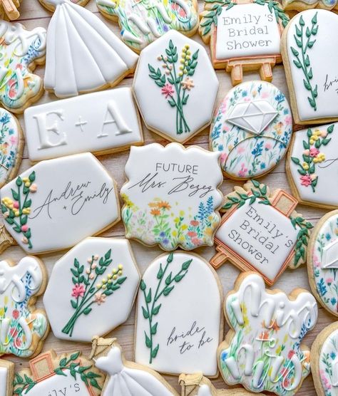 Wildflower Wedding Theme, Bridal Cookies, Homemade Wedding Favors, Bridal Shower Inspo, Garden Bridal Showers, Bridal Shower Cookies, Summer Bridal Showers, Themed Bridal Shower, Bridal Shower Inspiration