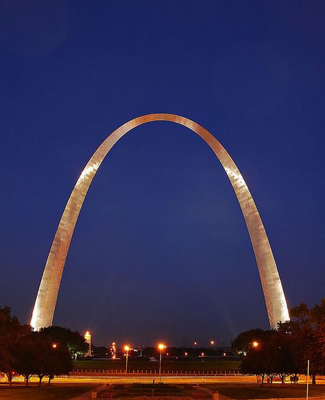 The St Louis Arch,  St Louis  January 2013  Went to the top with Steve and Judy....great view...630 feet up. Stl Arch, Arch St Louis, Saint Louis Arch, St Louis Arch, The Gateway Arch, Night Sky Photography, Gateway Arch, Lovely Places, The Arch