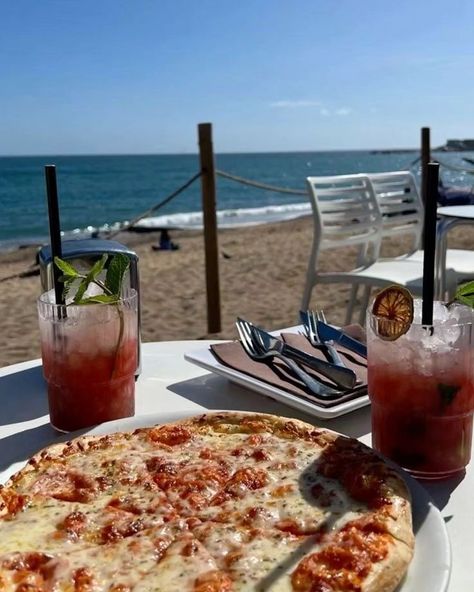 Vacation Food, Vacation Meals, Food Obsession, Summer 24, Food Pictures, Pretty Food, Summer Holiday, Food Cravings, Yummy Drinks