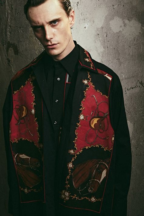 Antonio Marras Spring 2023 Menswear Collection | Vogue 2023 Menswear Fashion Show, Turkey Fashion, Clashing Prints, Masc Fashion, Cyberpunk Clothes, Mori Fashion, Antonio Marras, Swag Men, Donatella Versace