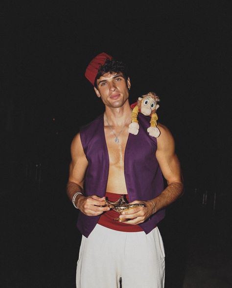 Holloween Costumes For Men, Hot Halloween Costumes For Men, Best Party Themes, Aladdin Halloween, Aesthetic Halloween Costumes, Gay Halloween Costumes, Gay Costume, Halloween Costumes For Men, Aladdin Costume