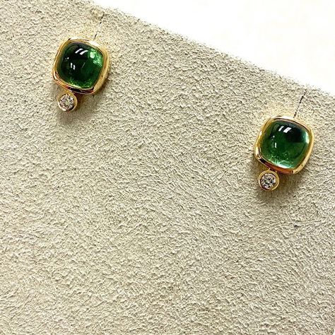 Green Stone Jewellery Indian, Green Tourmaline Earrings, Green Garnet Jewelry, Ruby Ring Designs, Gay Outfit, Fancy Jewelry Necklace, Gold Jewelry Simple Necklace, Stone Jewellery, Gold Earrings For Women