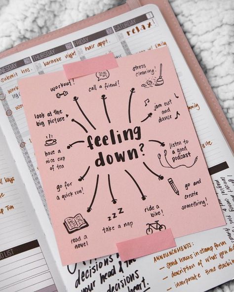 Journaling ideas. Journal inspiration. Things I love. Documenting life. Documenting childhood. Hailey Devine Journal. Bullet journal. Simplify. Notesbog Design, Journal D'inspiration, خريطة ذهنية, Motiverende Quotes, Passion Planner, Bullet Journal Inspo, Sticky Note, Contour Makeup, Feeling Down