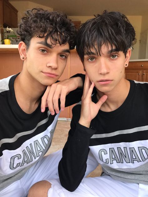 Lucas and Marcus Dobre ❤️❤️ The Dobre Twins, Marcus And Lucas, Logan And Jake, Lucas Dobre, Dobre Brothers, Marcus Dobre, Identical Twins, Twin Brothers, Hair Today