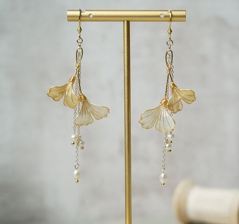 Ethereal Earrings, China Decorations, Ethereal Jewelry, Resin Jewelry Diy, Whimsical Jewelry, Funky Jewelry, Handmade Wire Jewelry, Jewelry Lookbook, Fancy Jewelry