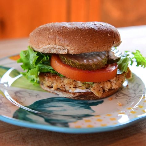 Salmon Burgers By Ree Drummond Salmon Burgers Recipe, Best Turkey Recipe, Salmon Burger Recipe, Ree Drummond Recipes, Burger Recipes Beef, Turkey Burger Recipes, Seafood Seasoning, Salmon Cakes, Salmon Patties