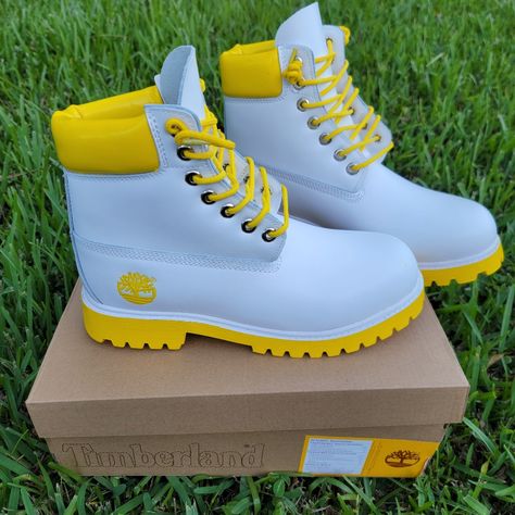 Brand New Shoes With Box Waterproof Custom Timberland Boots, Timberland Boots Style, Custom Shoes Diy, Nike Fashion Shoes, Shoes Outfit Fashion, Timberlands, Timberlands Shoes, Fresh Shoes, Air Jordan Retro