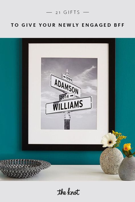 From silly to sentimental - Engagement Gifts before their Wedding! Street Sign Art, Kamera Dslr, Personalized Street Signs, Best Anniversary Gifts, Diy Anniversary, Engagement Presents, Anniversary Gifts For Parents, Anniversary Gifts For Couples, Street Sign