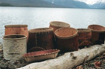 Ojibway Berry Baskets / Makakoons Bark Baskets, Bark Crafts, Birch Bark Crafts, Birch Bark Baskets, Birch Craft, Making Baskets, Basket Weaving Diy, Willow Weaving, Berry Baskets