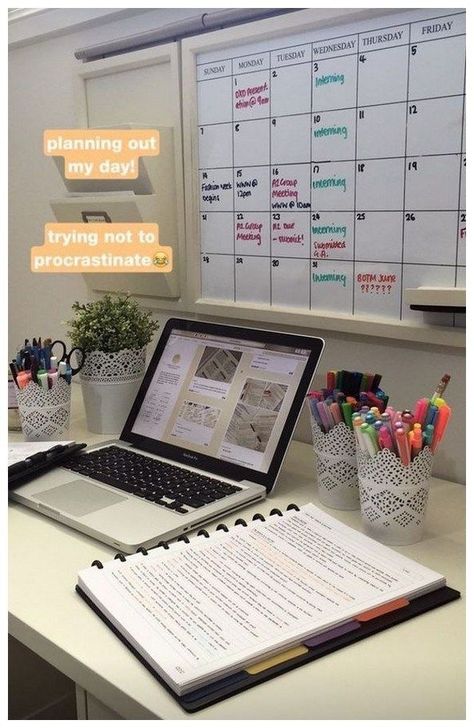 College Desk Organization Aesthetic, Black Study Desk Aesthetic, Desk Calendar Aesthetic, Calendar Inspo Aesthetic, Office Desk Aesthetic Woman, Black Women Interior Designers, Planner On Desk, Office Aesthetic Woman Desk, Work From Home Aesthetic Black Woman