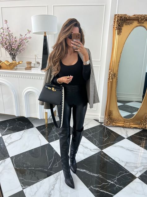 Classy Black Outfits For Women, Fall Fashion Chic, Classy Black Outfits, Black Outfits For Women, Emily Ann Gemma, Chic Fall Outfit, Date Night Outfit Classy, Emily Ann, Scoop Neck Bodysuit