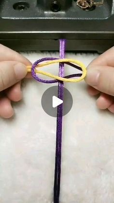 How To End A Bracelet Sliding Knot, Beginner Macrame Projects, Mens Bracelet Diy, Paracord Bracelet Instructions, Cord Bracelet Diy, Beginner Macrame, Square Knot Bracelets, Sliding Knot Bracelet, Teen Crafts