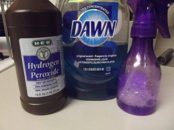 Will take the stains out of almost ANYTHING...even if it is an old one. REALLY WORKS!!   2 part hydrogen peroxide to   1 part Dawn ( original blue) Miracle Cleaner, Nyttige Tips, Homemade Cleaning Products, Diy Cleaners, Cleaning Recipes, Cleaners Homemade, Hydrogen Peroxide, Diy Household, Natural Cleaning Products