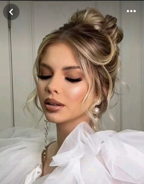 Shinion Hair 2024, High Bun With Veil, Formal Long Hairstyles, Classy Bun Hairstyles, Natural Glam Makeup Looks, One Shoulder Dress Hairstyles, Subtle Makeup Looks, Brown Eyes Makeup Looks, Hair Shinion