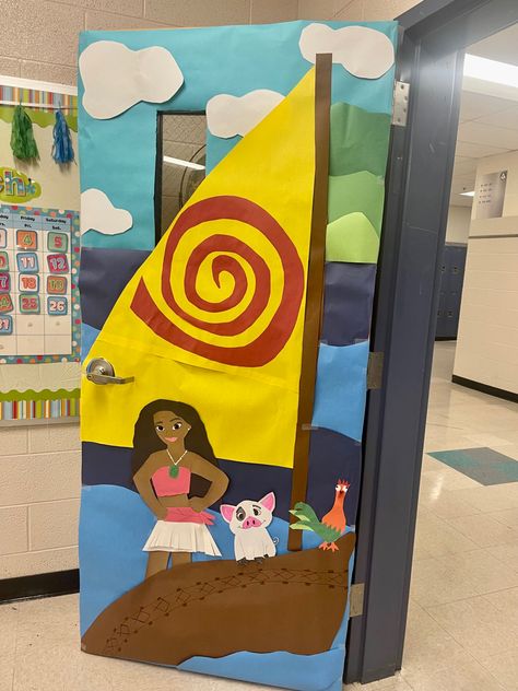 Moana classroom door ideas Moana Hallway Decorations, Moana Door Decorations Classroom, Moana Door Decoration, Moana Classroom Door, Moana Bulletin Board Ideas, Hawaiian Door Decorations Classroom, Moana Bulletin Board, Moana Classroom Theme, Hawaiian Bulletin Board Ideas