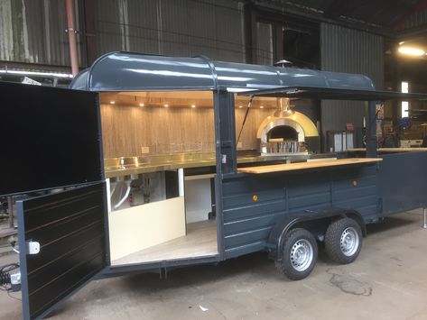 Horsebox Conversion, Food Truck Interior, Mobile Pizza Oven, Horse Box Conversion, Pizza Vans, Pizza Food Truck, Pizza Truck, Food Vans, Mobile Coffee Shop