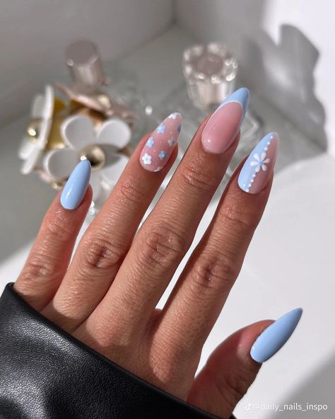 Light Blue Nail Designs, Light Blue Nails, Milky Nails, Summery Nails, Almond Nails Designs, Cute Summer Nails, Blue Nail Designs, Cute Gel Nails, Vacation Nails