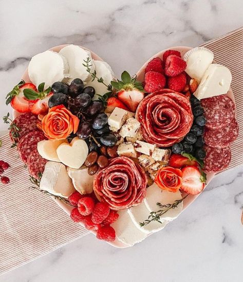 Charcuterie Board Valentine’s Day, Valentines Tea, Valentines Party Food, Galentines Day Ideas, Valentines Brunch, Valentines Party Decor, Food Boards, Charcuterie Inspiration, Valentine Dinner