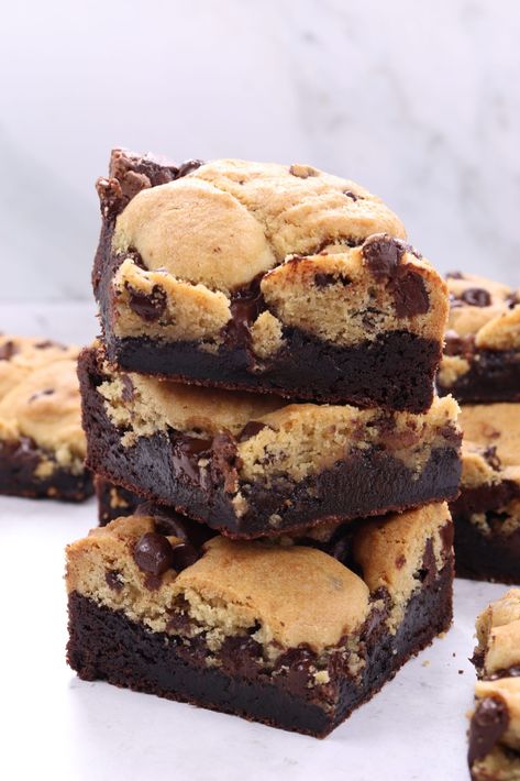 Chocolate Chip Brownie Cookies, November Coffee, Yum Snacks, Food Polls, Chocolate Chunk Brownies, Chocolate Cake Recipe Moist, American Chocolate, Perfect Cookies, Cookie Brownie Recipe