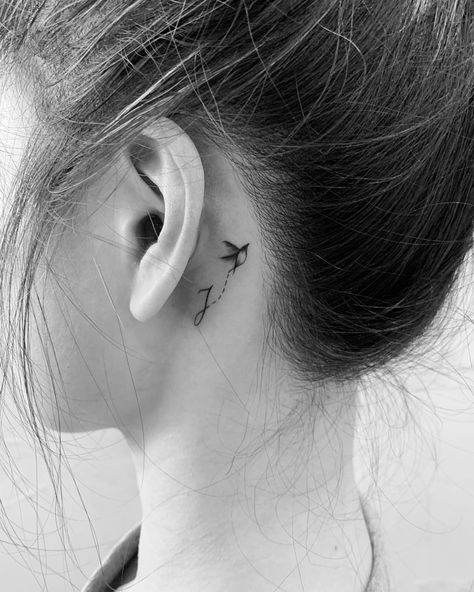 Behind Ear Tattoos, Neck Tattoos Women, Inspiration Tattoos, Bird Tattoo, Cute Tattoos For Women, Back Tattoo Women, Subtle Tattoos, Tattoo Life, 문신 디자인