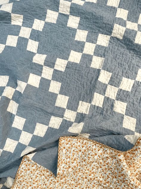 Irish Chain Quilt Pattern, Irish Quilt, Quilting 101, Irish Chain Quilt, Farmhouse Quilts, Two Color Quilts, Homemade Quilts, Baby Boy Quilts, Easy Quilt Patterns