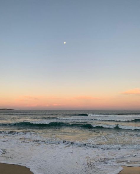 beach town girl coastal aesthetic Small Beach Town Aesthetic, Coastal Town Aesthetic, Coastal Girl Aesthetic, Beach Town Aesthetic, Small Beach Town, Town Aesthetic, Beach Girl Aesthetic, Coastal Aesthetic, Coastal City