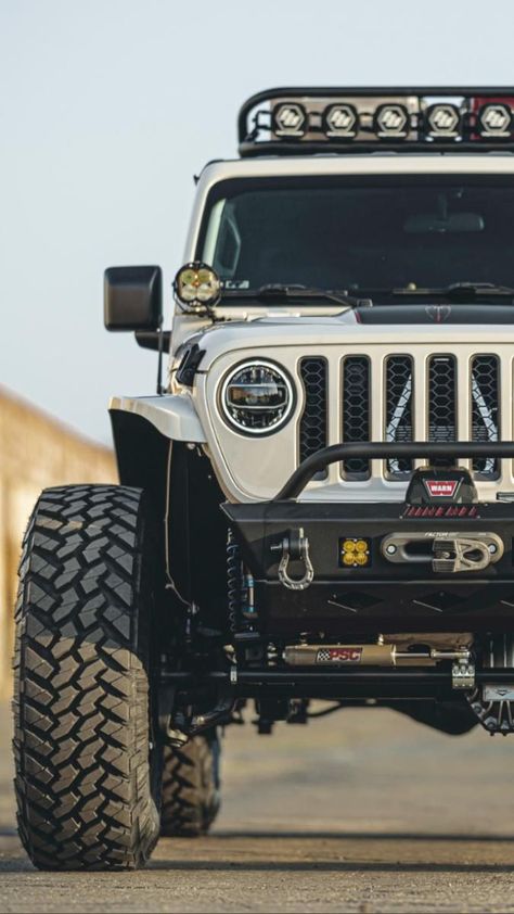 White Rubicon Jeep, Off Road Jeep, Jeep Wallpaper, Trucks Chevy, Jeep Mods, Wrangler Unlimited Sport, Custom Pickup Trucks, Jeep Wrangler Sport, Lifted Jeep