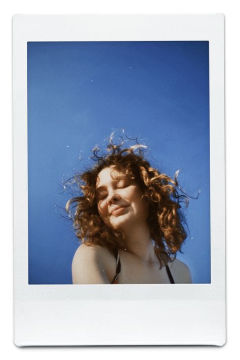 Outdoor Polaroid Pictures, Summer Polaroids, Polaroid Editorial, Polaroid Summer, Polaroid Portrait, Summer Polaroid, Polaroid Photography, Polaroid Photo, Summer Campaign